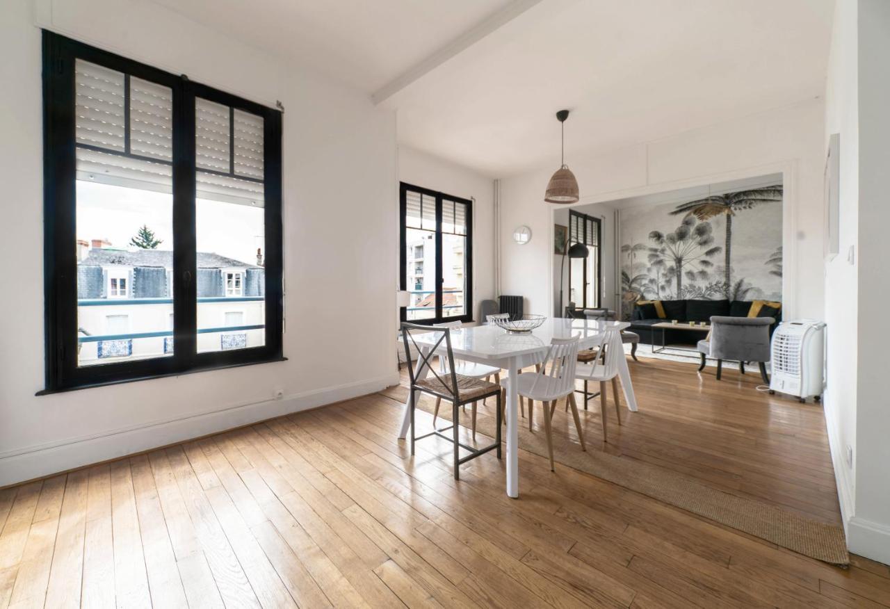 Residence Le Paris - Appartements Centre Ville Vichy Exteriör bild